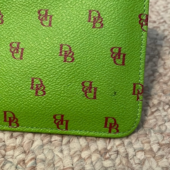 Dooney & Bourke wristlet - Picture 4 of 9